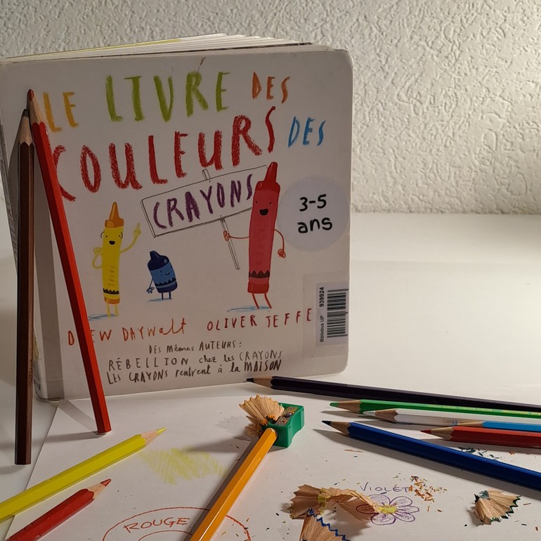 Le livre des couleurs des crayons